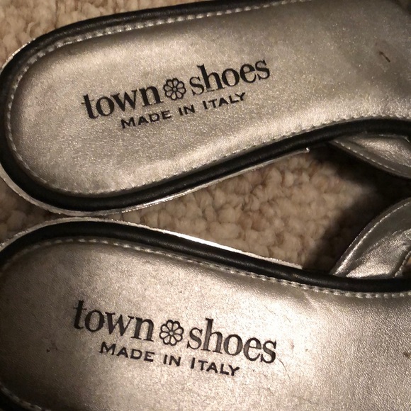 Used slippers - Picture 3 of 4